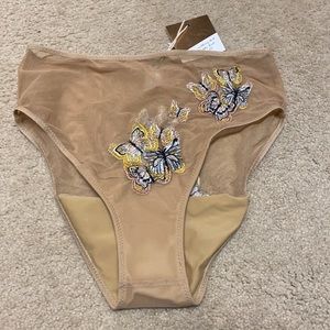 NWT ALLURE HIGH WAIST BIKINI BOTTOM

Nude w/ Gold Embroidery